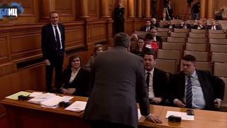 Свада в НС прерасна в свалки на мадами и лов на рибки-бананки БЛИЦ TV