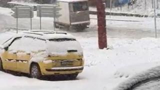 Зимата се завърна в България! Сняг вече трупа и в... ВИДЕО 