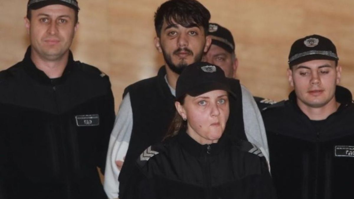 Сириецът, опитал да подкупи полицаи с 10 хил. евро, се появи в съда със следи от бой СНИМКИ