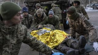 "Шпигел": Германското разузнаване е разтревожено от големите загуби на ВСУ в Бахмут, всеки ден там загиват...