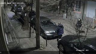 Жителите на столичен квартал пропищяха заради двама мъже, подозират страшна крими схема СНИМКИ
