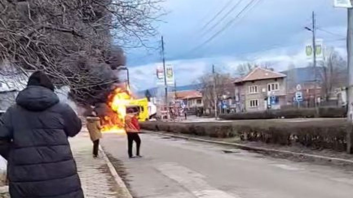 Цистерна с гориво пламна в Костинброд ВИДЕО