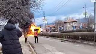 Цистерна с гориво пламна в Костинброд ВИДЕО