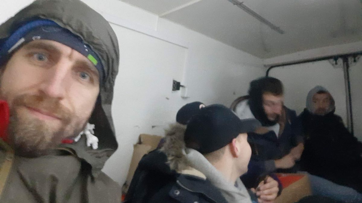 Лазар пусна тези СНИМКИ от Украйна и разказа: Удариха ни с минохвъргачка, а после... ВИДЕО