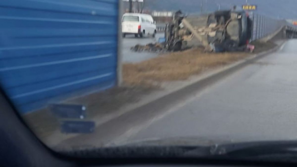 С бутилка в ръка - така мадамата, направила голяма бела в София, офейка СНИМКИ