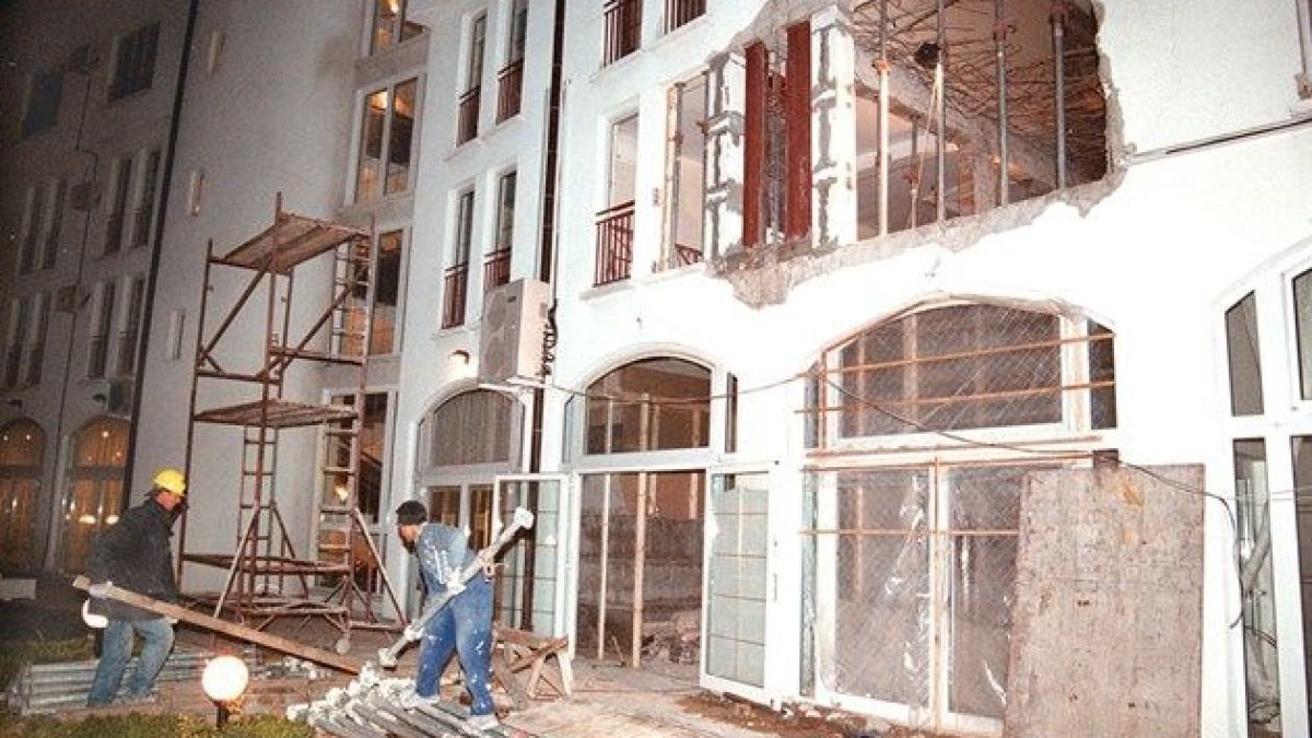 Бомба за Поли Пантев откъсна главата на атентатор, превърна хотел в руини