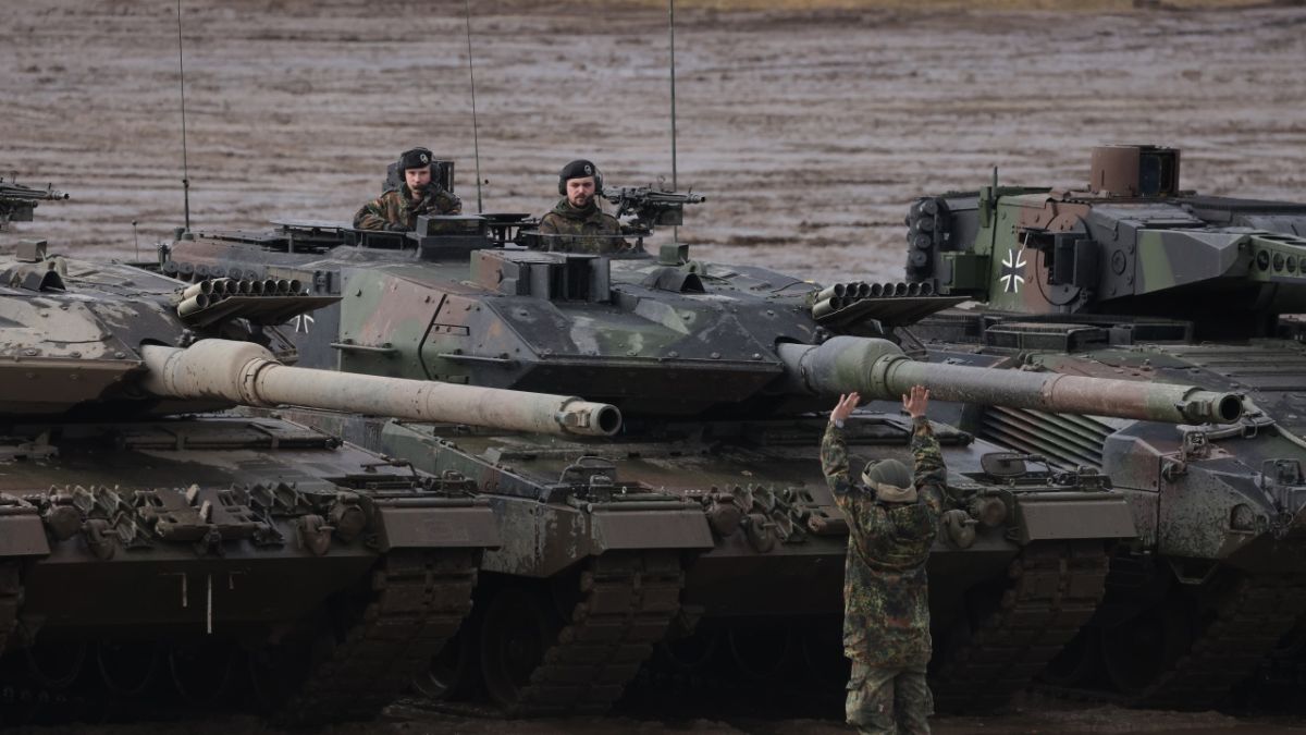WP: Напрежение и размяна на остри реплики между висши военни от САЩ и Германия заради Украйна