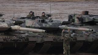 WP: Напрежение и размяна на остри реплики между висши военни от САЩ и Германия заради Украйна