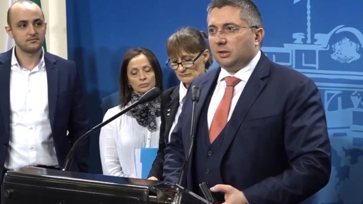 ГЕРБ изригна заради гафа с винетките