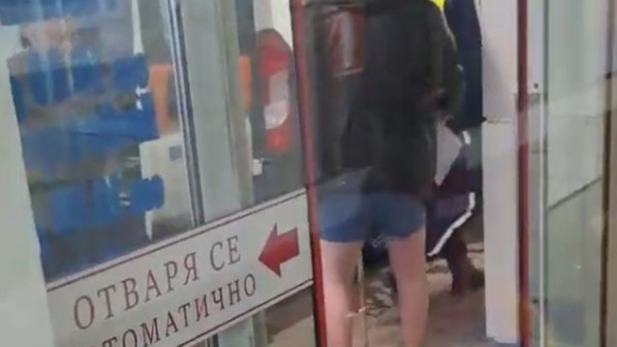 Мъртвопиян шофьор шашардиса пловдивските ченгета с облеклото си ВИДЕО 