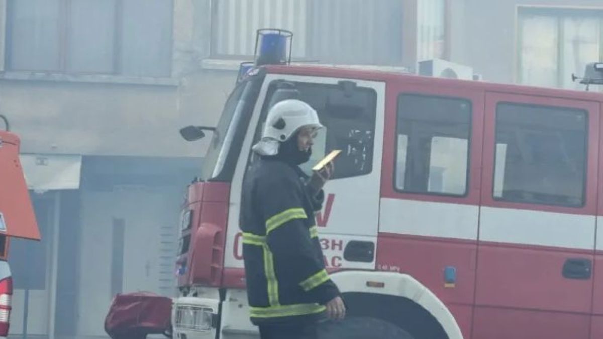Гръм и пламъци на пъпа на София, страшно е
