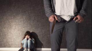 Закопчаха даскал по математика в Асеновград за секс афера с 14-г. ученичка! ВИДЕО