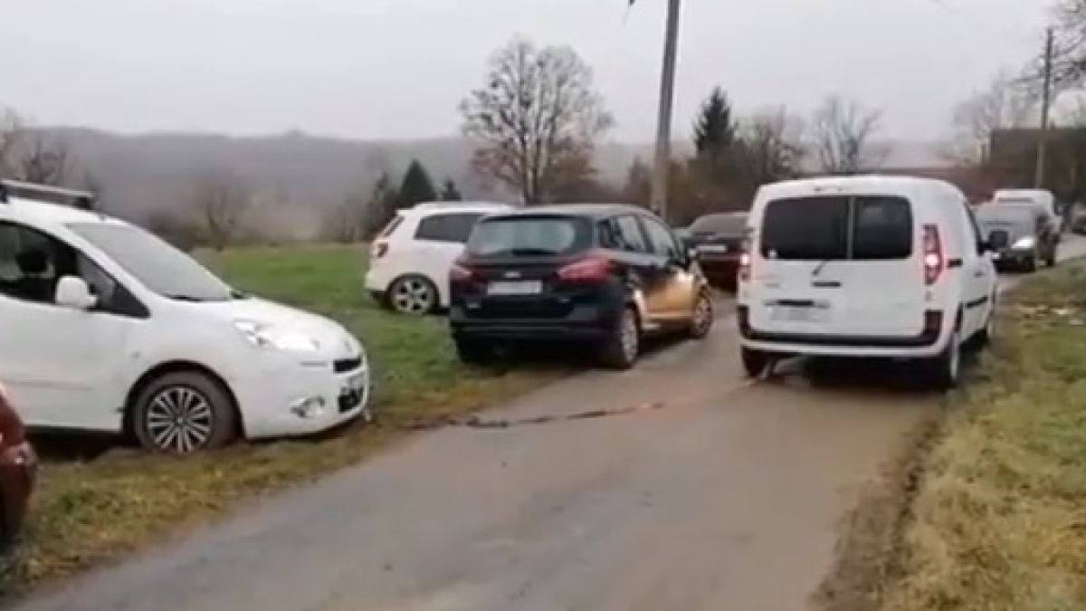 Мъж се опита да помогне и да изтегли друга кола, не е истина какво се случи ВИДЕО