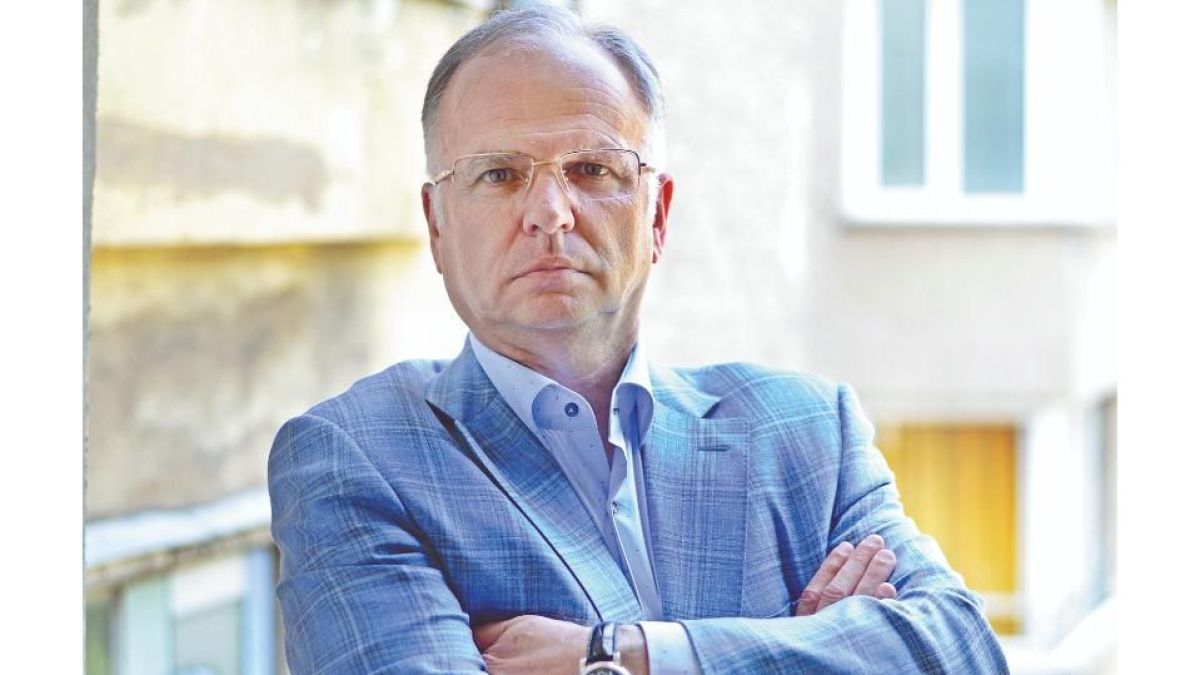Боян Чуков: Призракът на Апокалипсиса броди и световният ред, който познавахме, ще отиде окончателно в небитието