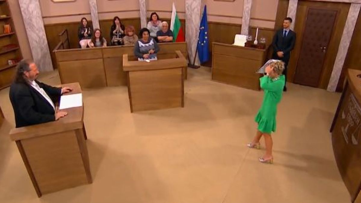 Нана Гладуиш лъсна с дълбоко деколте, а съдия Сотиров я… СНИМКИ 18+