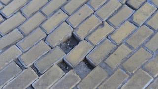Фирмата изпълнител отговори на Фандъкова за жълтите павета