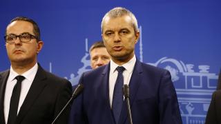 Синът на Костадин Костадинов се би с връстник в училище заради референдума на баща си 