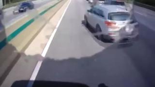 Ето защо не трябва да карате в лентата за автобуси на градския транспорт 