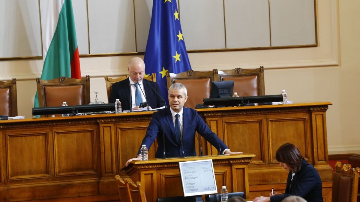 С разпри и напрежение започна извънредното заседание на НС