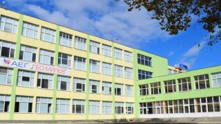 17-г. момиче издъхна пред приятели в английската гимназия в Бургас