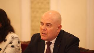 Гешев поздрави българите за празника