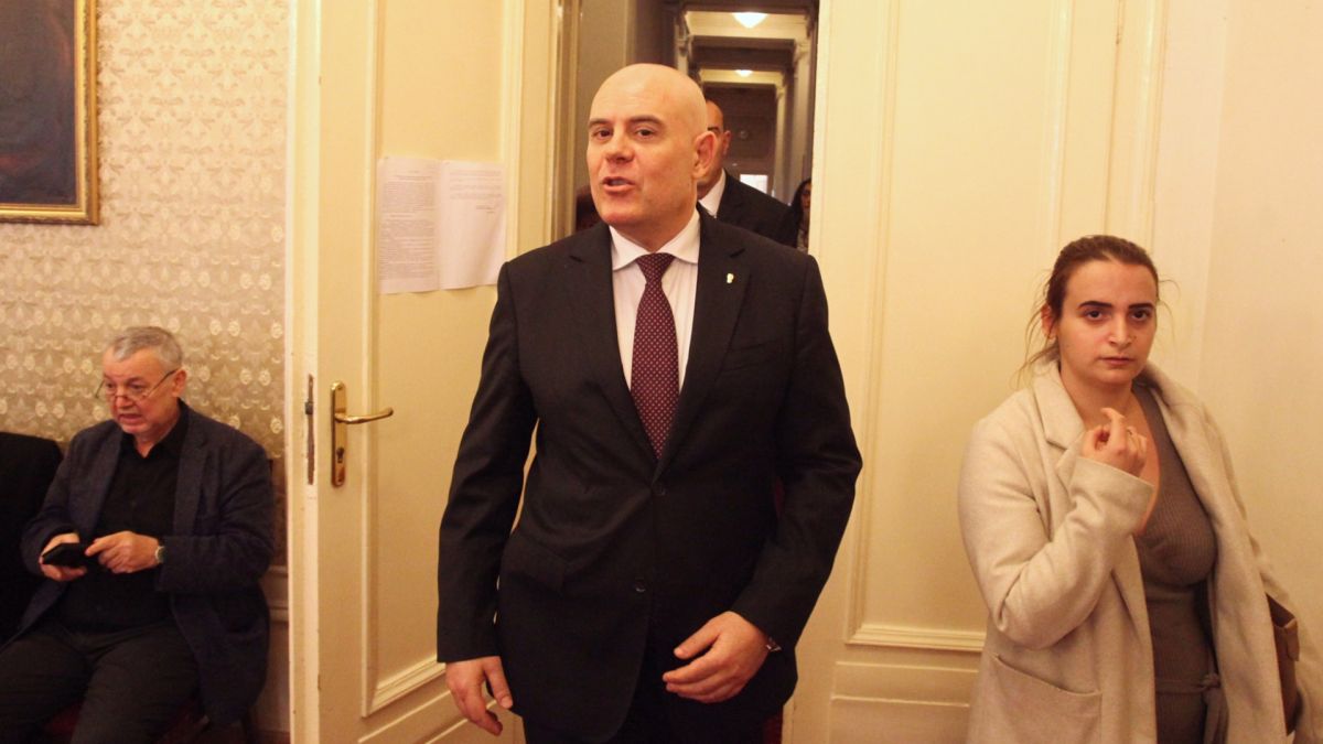 Експерт посочи малка човешка грешка при нападението над главния прокурор