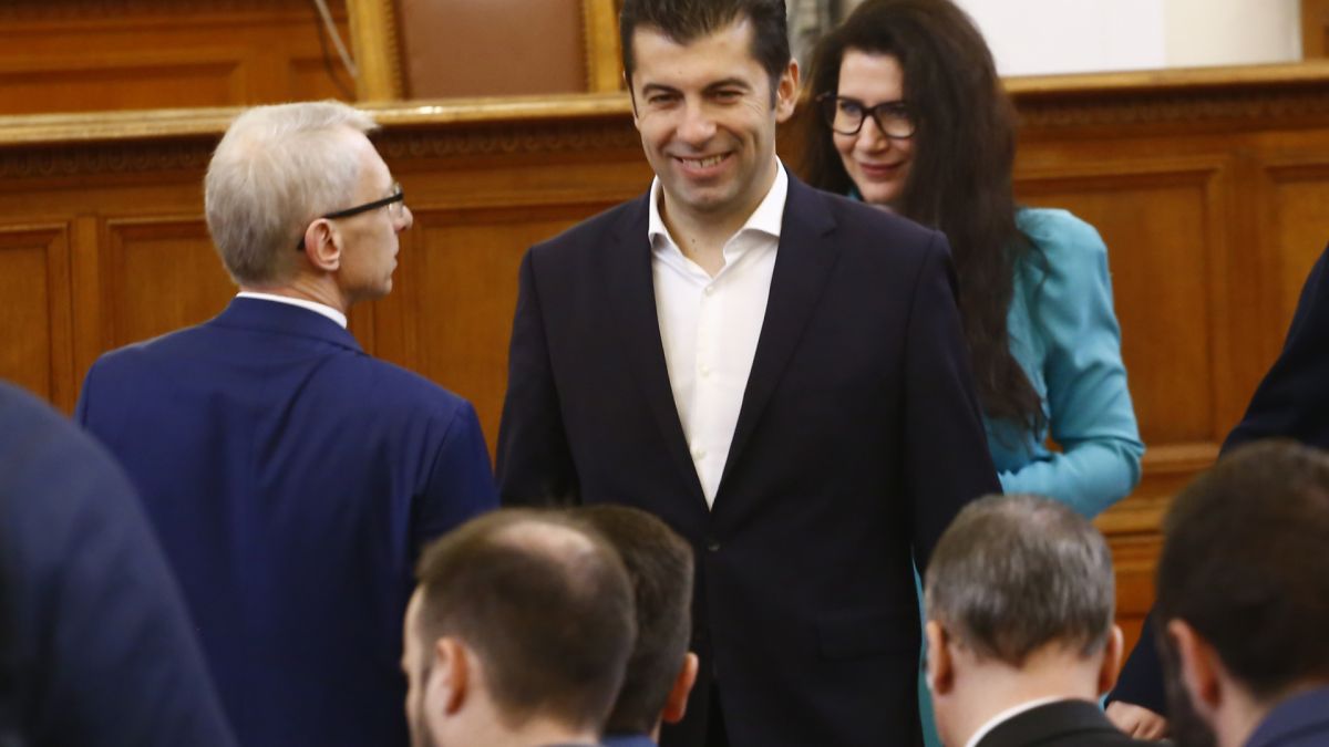 Една история за Кирил, мадама и мъж с мека шапка