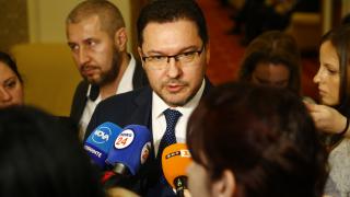 Страшен скандал! Митов разби "размишленията на един от принцовете на ДС"