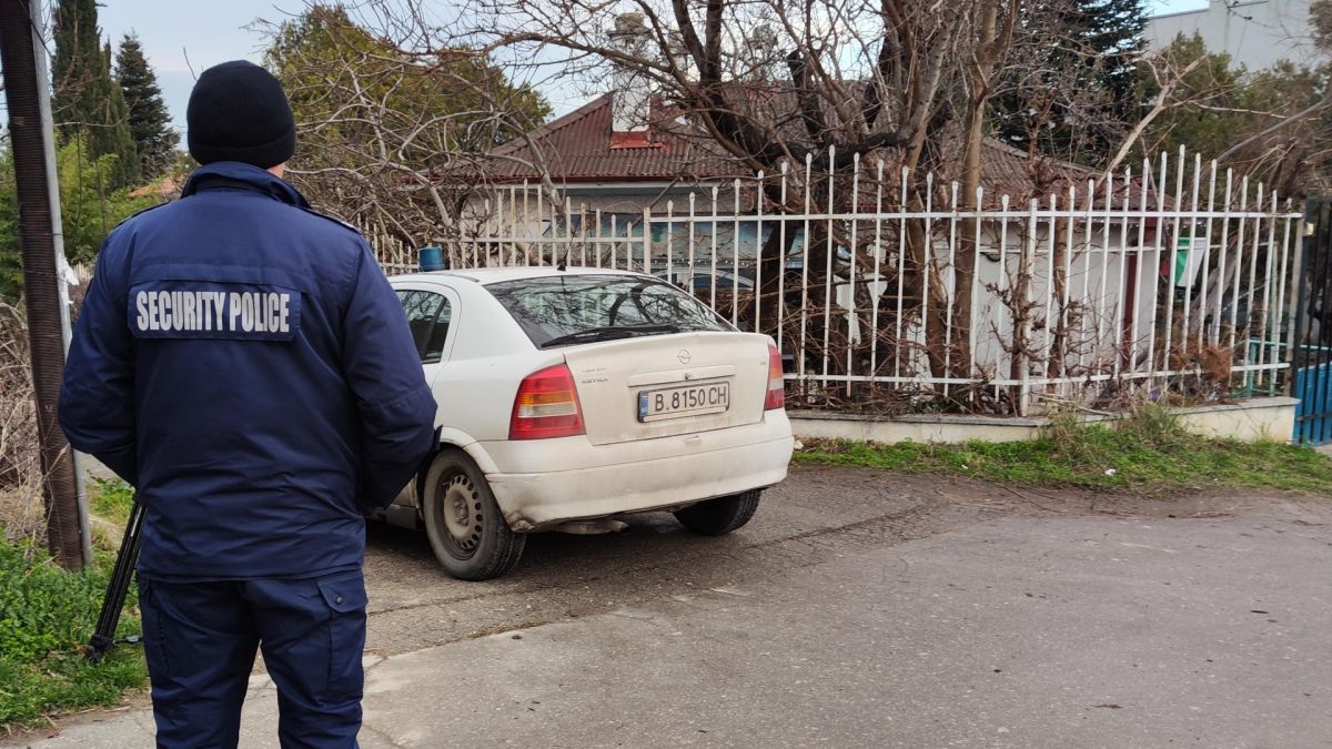 Бесен екшън с полицай край Нови пазар
