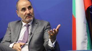 Цветанов се присламчва към ПП и ДБ