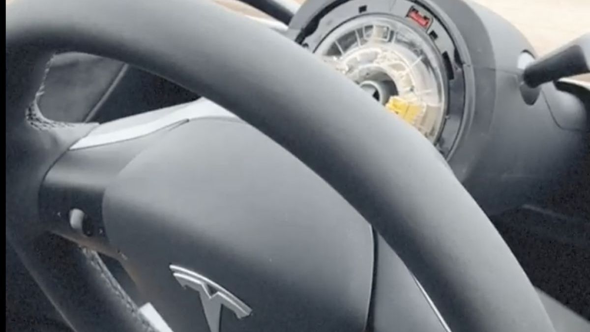 Всички са в потрес от това, което се случи на тази нова Tesla ВИДЕО 