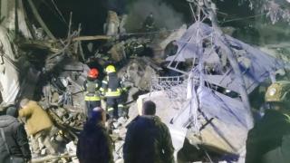 Ракетен удар разруши жилищна сграда в Краматорск, има загинали и ранени ВИДЕО