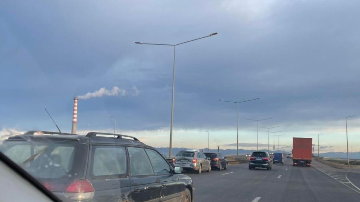 Ужасно задръстване на Околовръстното СНИМКИ