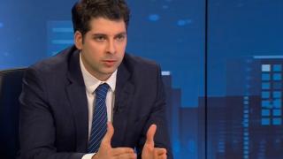 Гали и шамари: Пеканов попари Петков и Василев за грешките