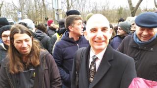 Голям протест в подкрепа на Волгин предизвика задръстване пред БНР