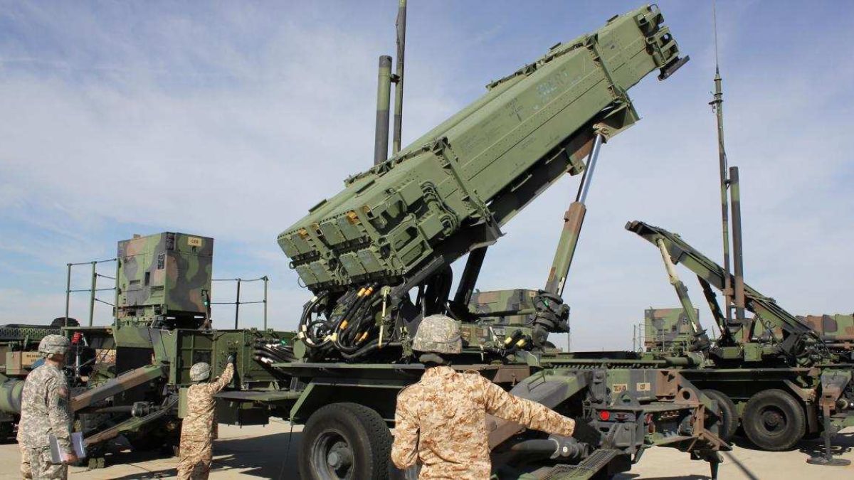 Професионалист обясни защо САЩ не могат да свалят китайския шпионски балон