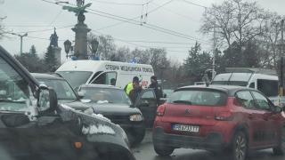 Сигнал до БЛИЦ! Адско меле блокира "Орлов мост" 