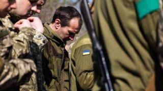 Украински офицер разказа за "Политико" защо войниците на ВСУ бягат от позициите си