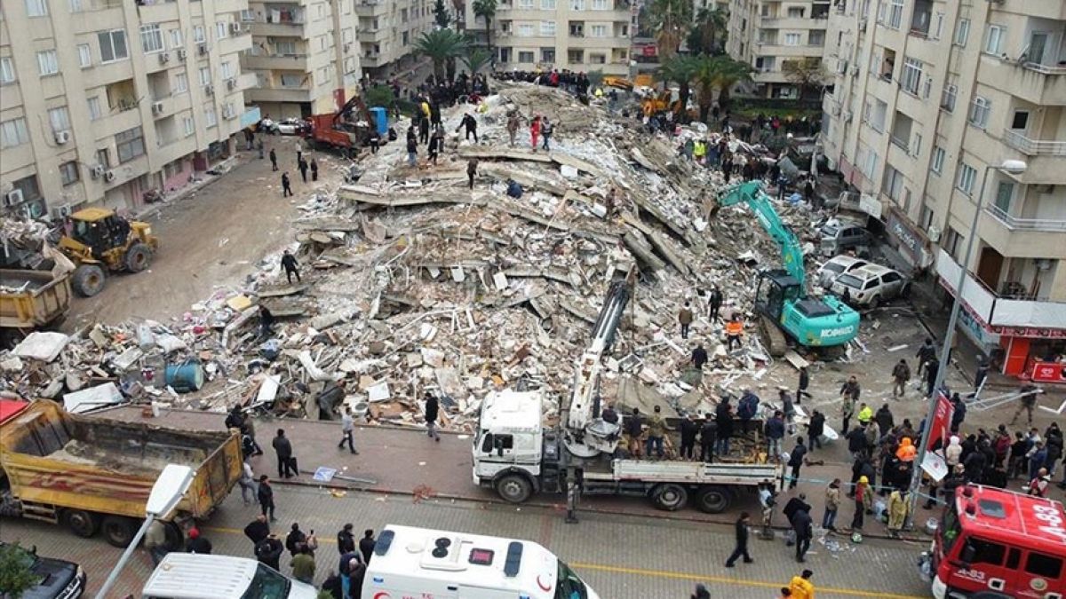 Астролог със зловеща прогноза след труса в Турция за февруари и март