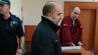 Бащата на невръстната жертва на похотливия учител по математика изригна гневно 