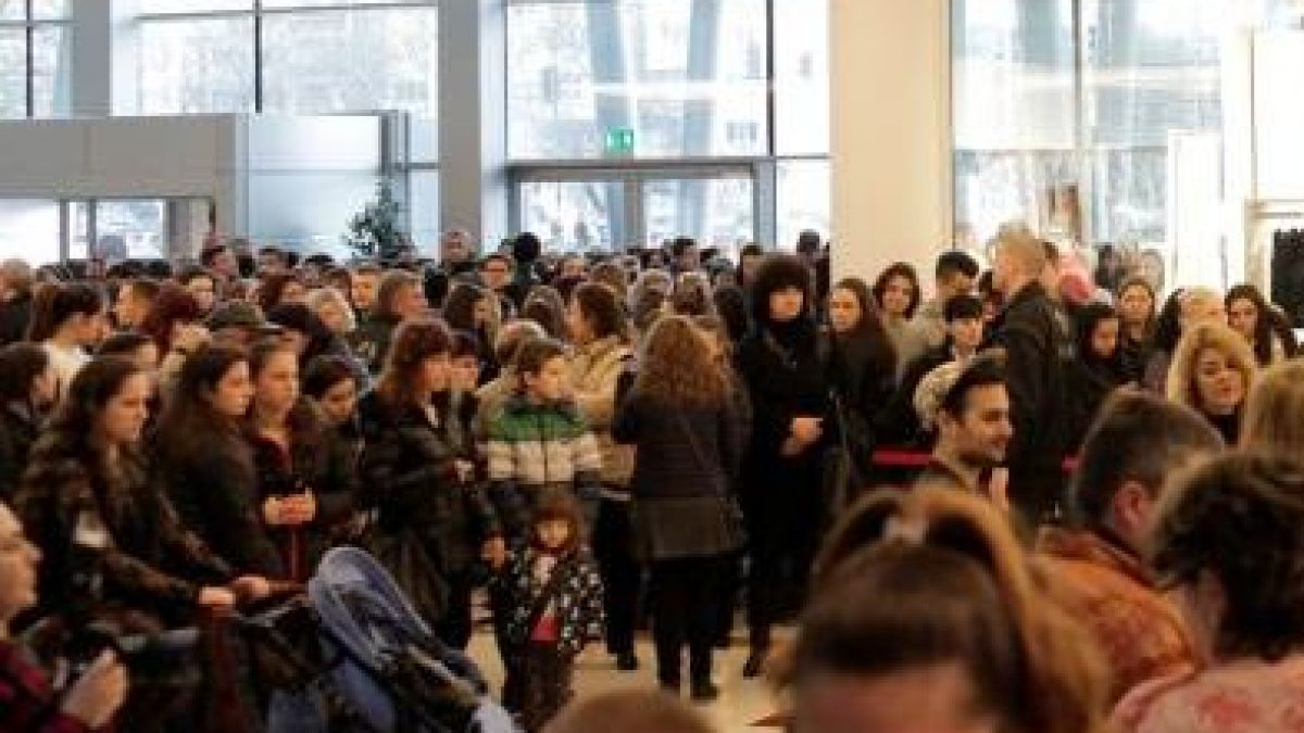Мелета по магазините: От 16 часа във вторник купувачите се бият за тези стоки с намалени цени