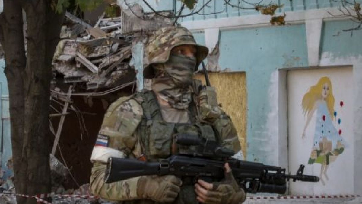 Прочути наши дипломати казаха 3 варианта за край на войната в Украйна и какво ще последва