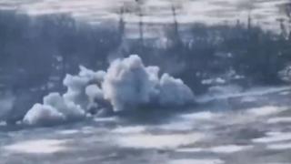 Уникален случай: Взрив разкъса БМП и изхвърли стрелец на 15 метра височина, но последва чудо