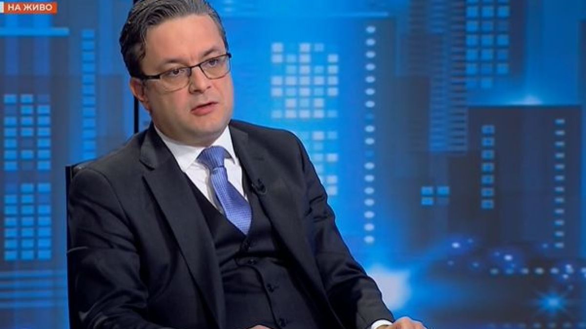 Биков мълниеносно: Да го извадим на площада и да го набием?