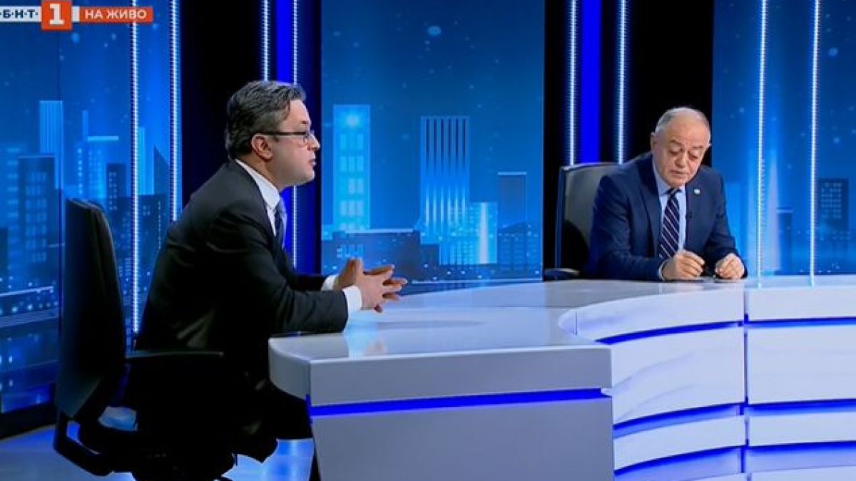 Биков и Атанасов взривиха ефира с крясъци, водещият на „Панорама“ се видя в чудо СНИМКИ