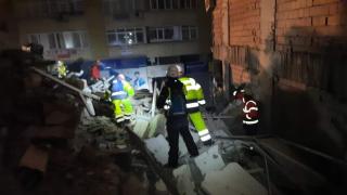 Ето как български спасители изровиха жива жена 90 часа след адския трус в Турция ВИДЕО