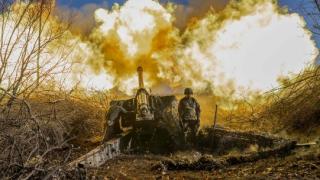 Украински боец разказа за тежкото положение в Бахмут ВИДЕО