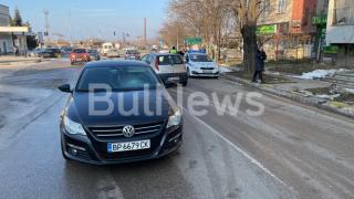 Известен зъболекар помете велосипедистка край автогарата във Враца СНИМКИ 