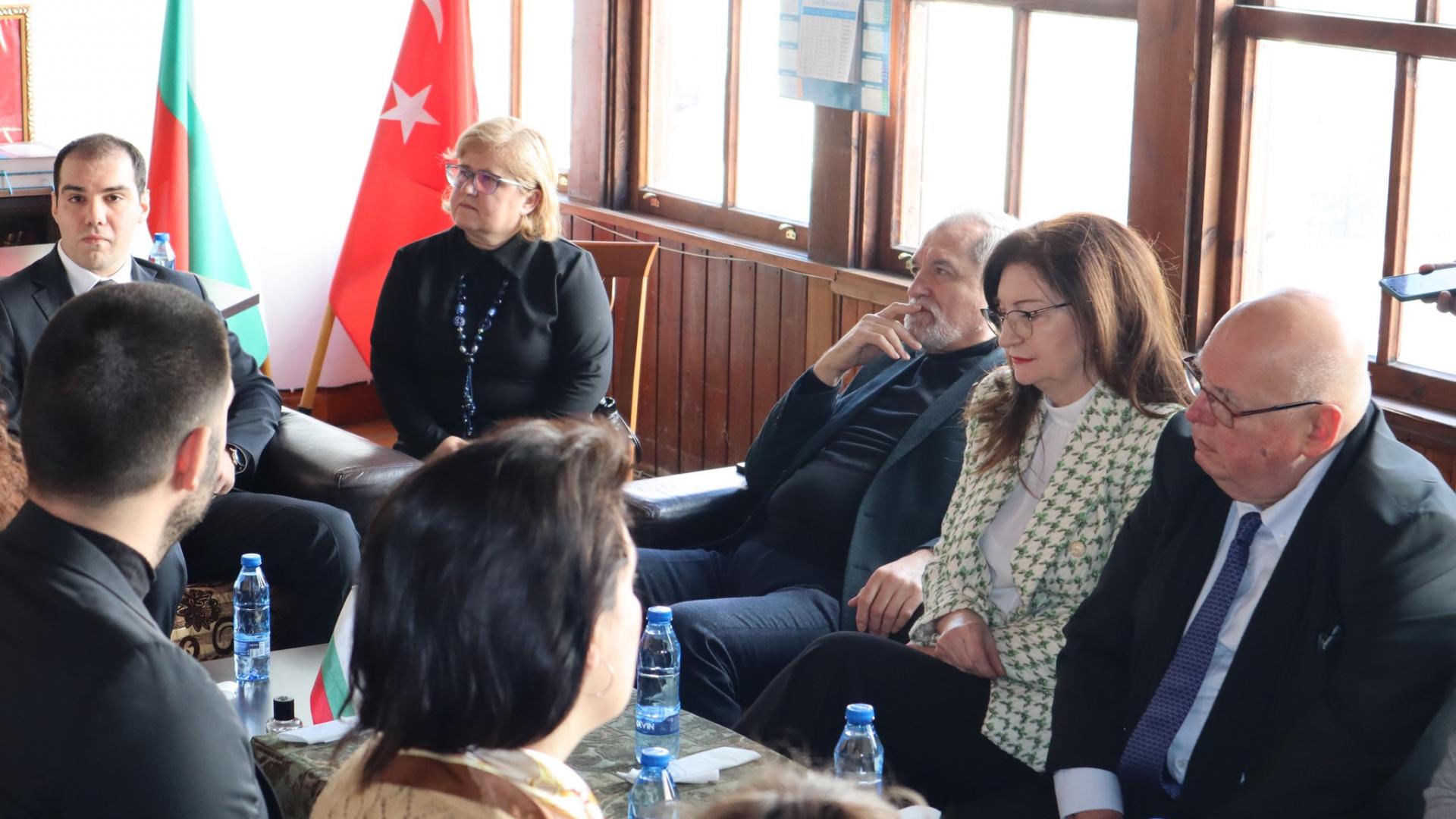 За 9-ти път в Пловдив представители на етносите пиха „Кафе на толерантността“ в Джумая Джамия