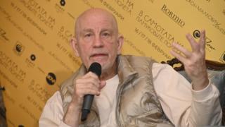 Джон Малкович проговори за скандалните билети от 400 лв. и хукна да обикаля София БЛИЦ TV 